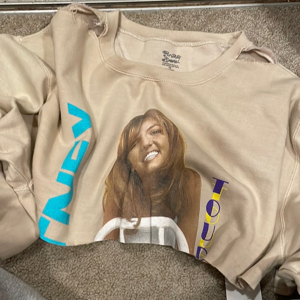Sweatshirt